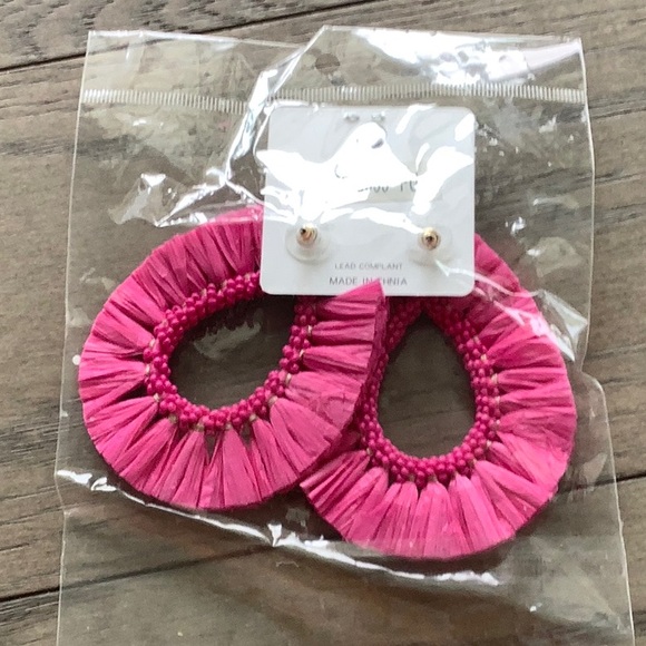 Fushia Raffia Earrings - Picture 3 of 3